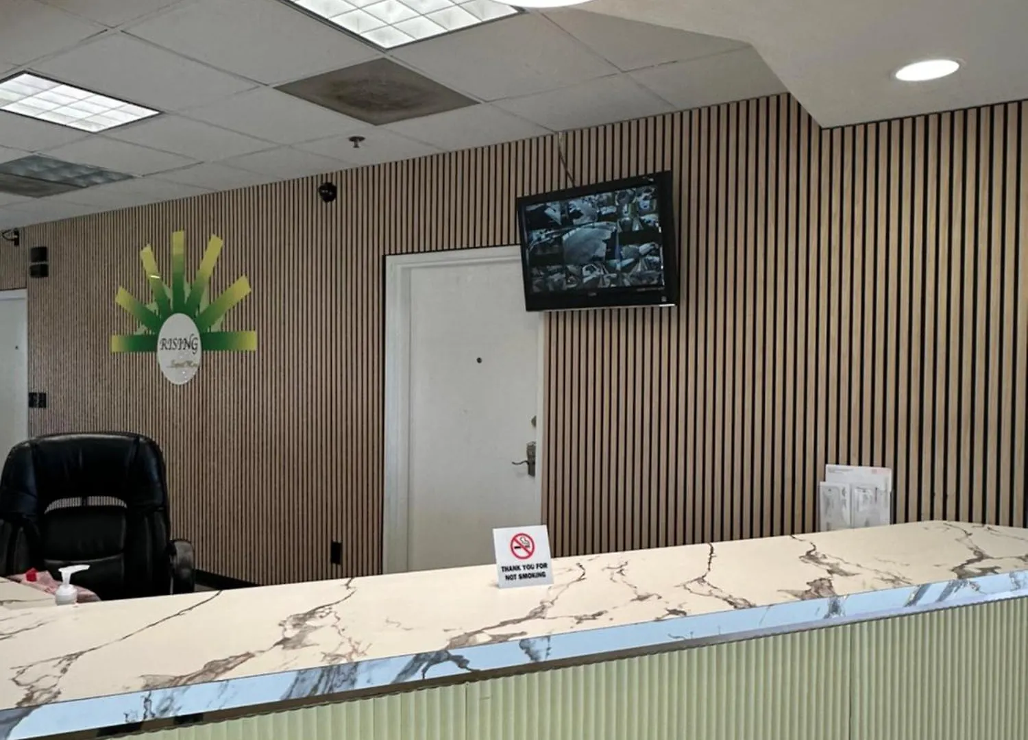 Hotel Rising Phoenix 2*,