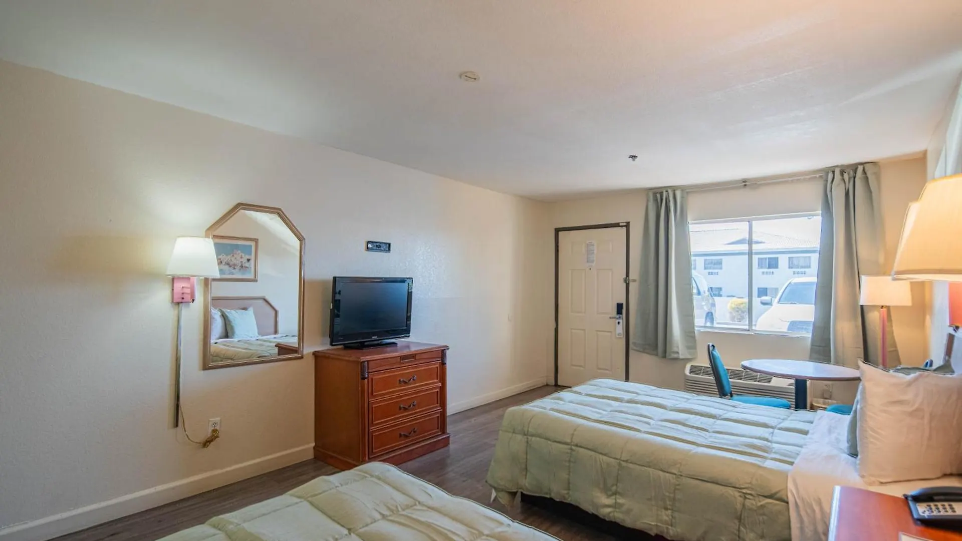 Hotel Rising Phoenix 2*,