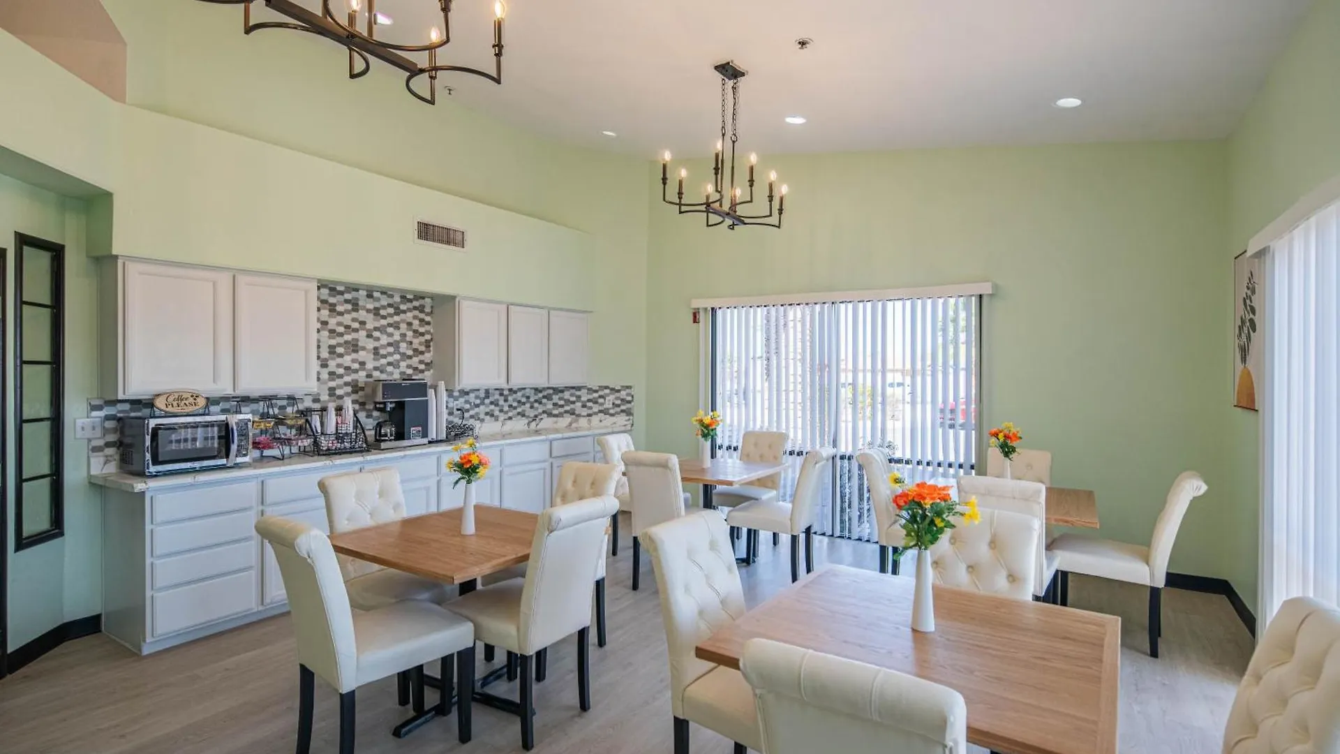 **  Hotel Rising Phoenix Stati Uniti