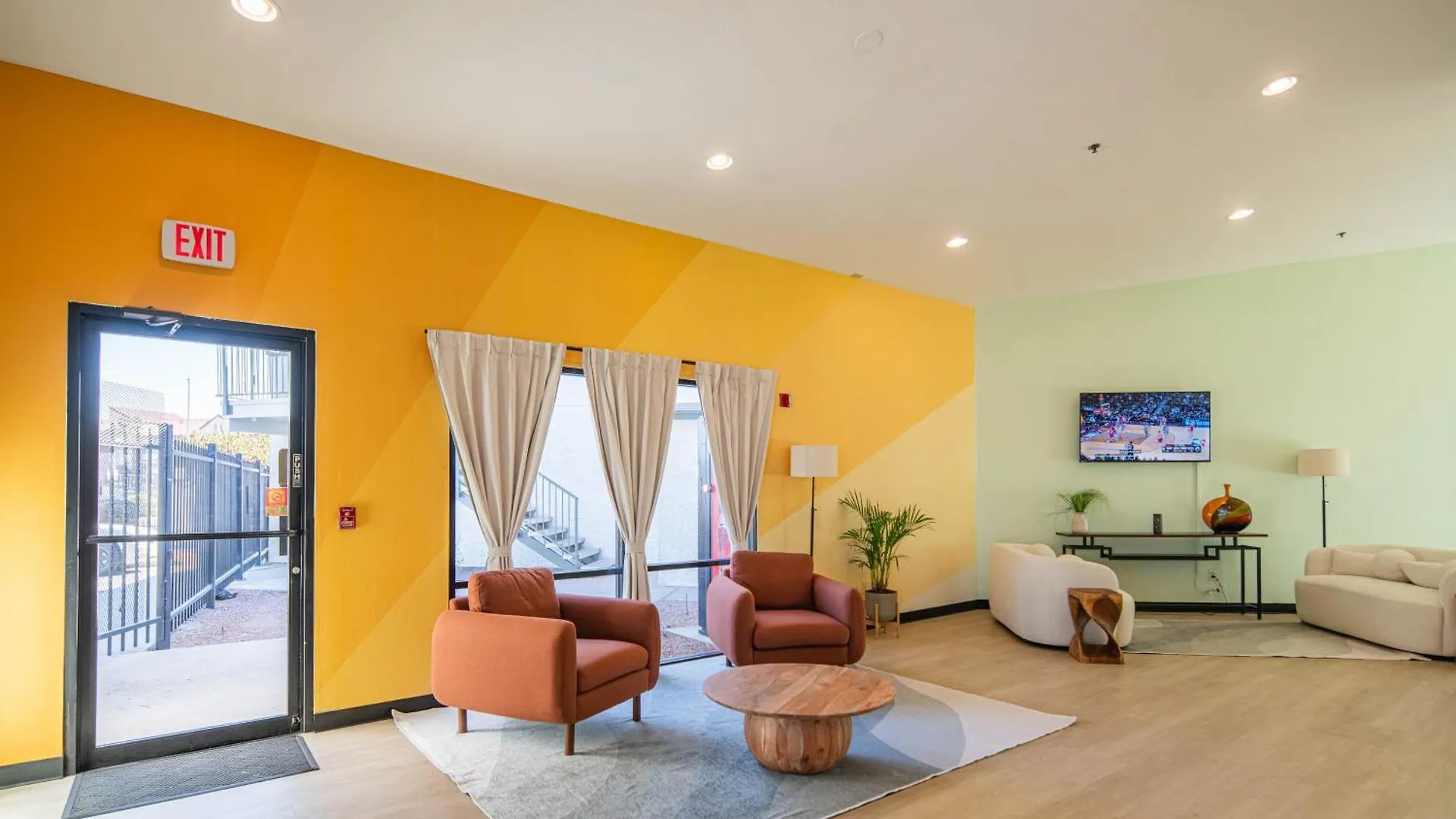 Hotel Rising Phoenix