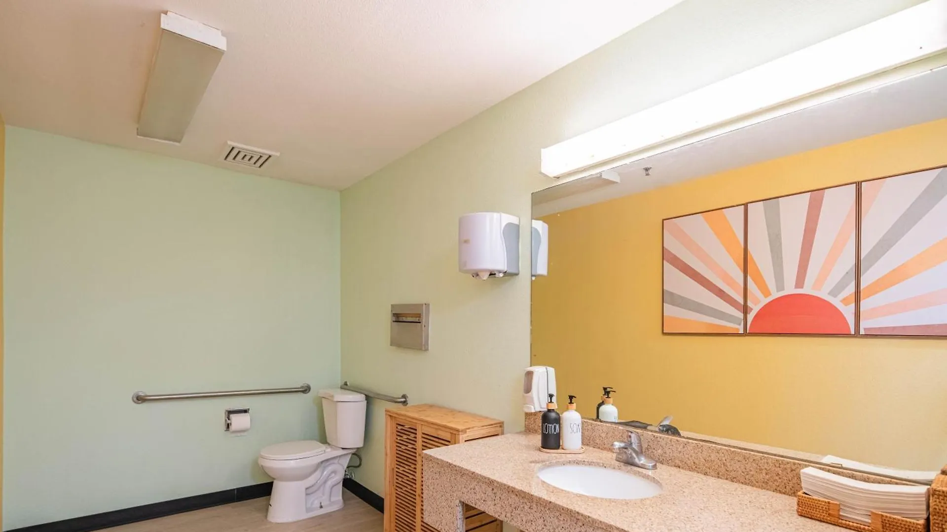 Hotel Rising Phoenix 2*,  USA